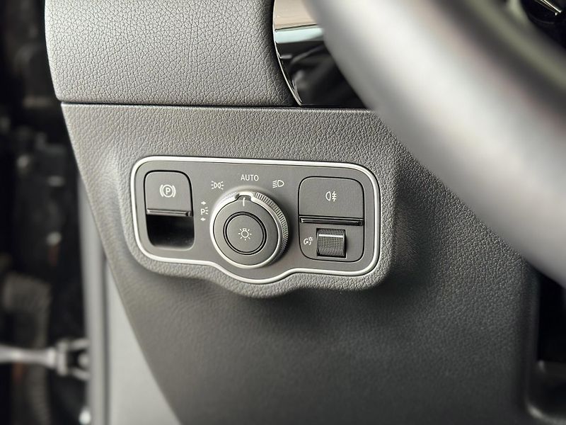 Mercedes-Benz GLA 200d AUT*Distronic*Tažné*DPH - fotka 27 z 37