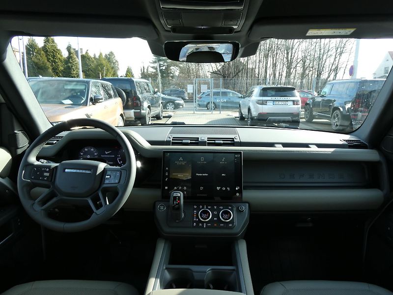 Land Rover Defender 110 3,0 X-Dynamic SE D250 - fotka 16 z 36