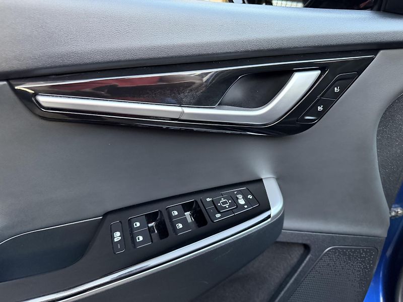 Kia EV6 (2023) PREMIUM-PLUS-AWD-SOH 96%-TOP - fotka 12 z 32