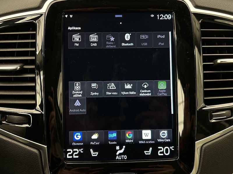 Volvo XC90 2.0 B5 4x4 Inscription - fotka 26 z 36