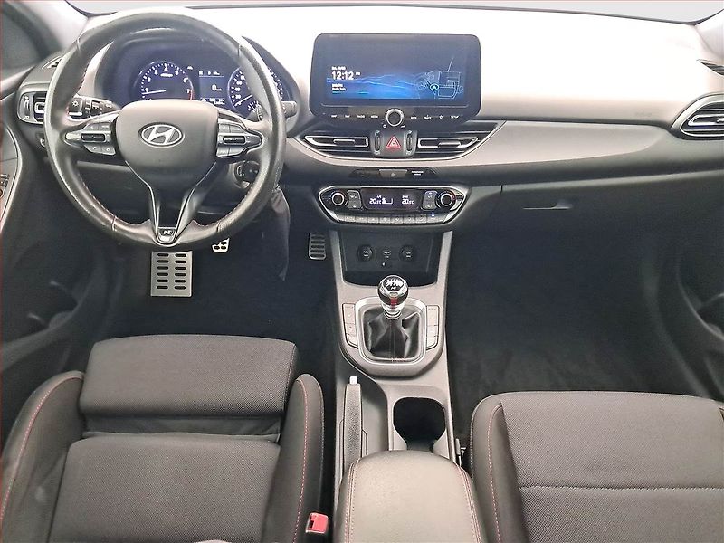 Hyundai i30 (2023) N-Line 1.5 T-GDI MHEV - fotka 8 z 18