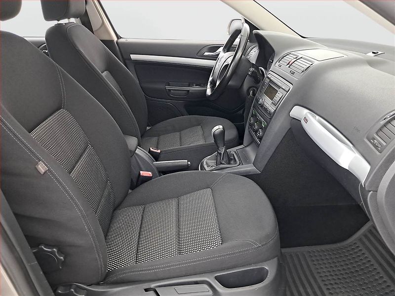 Škoda Octavia (2008) Scout 2.0 TDI, 4X4, Tempomat - fotka 9 z 17