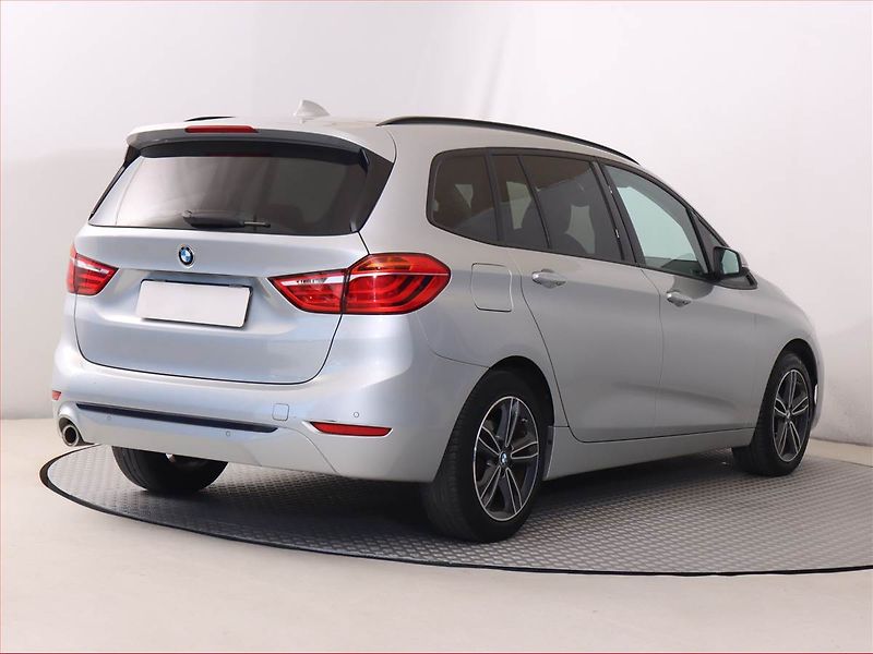 BMW Řada 2 (2019) 216i Gran Tourer, Serv.kniha - fotka 5 z 21