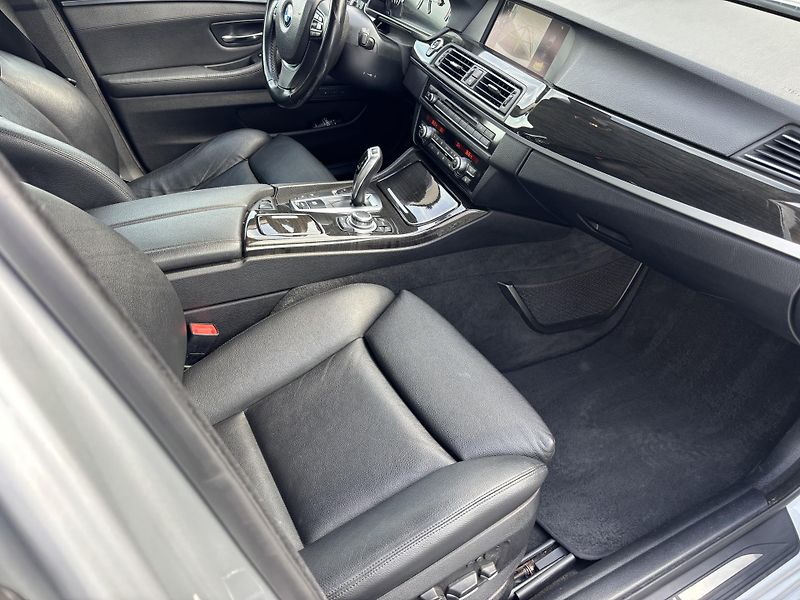 BMW Řada 5 (2011) 3.0D XDRIVE, 190kW, REZERVACE - fotka 11 z 23