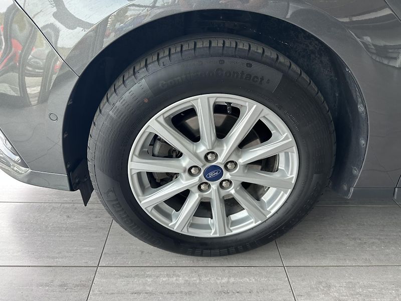 Ford S-MAX Business 2.5i HEV 190k aut. - fotka 9 z 30