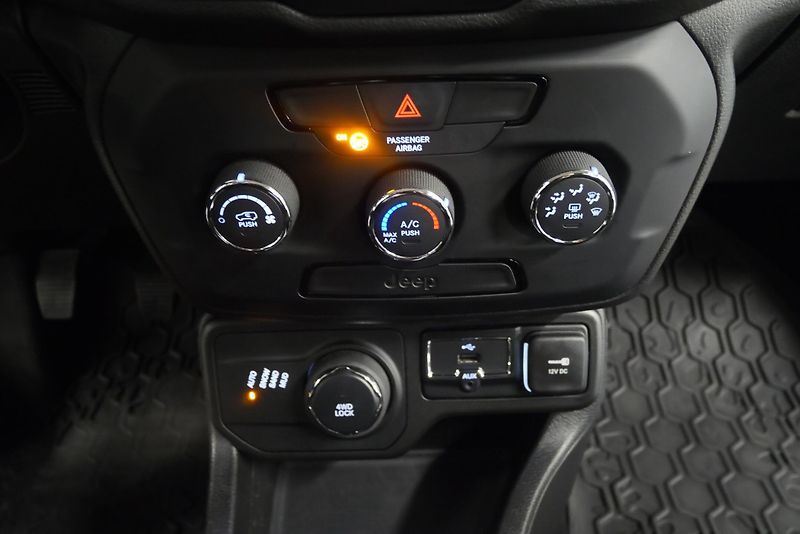 Jeep Renegade - fotka 24 z 27