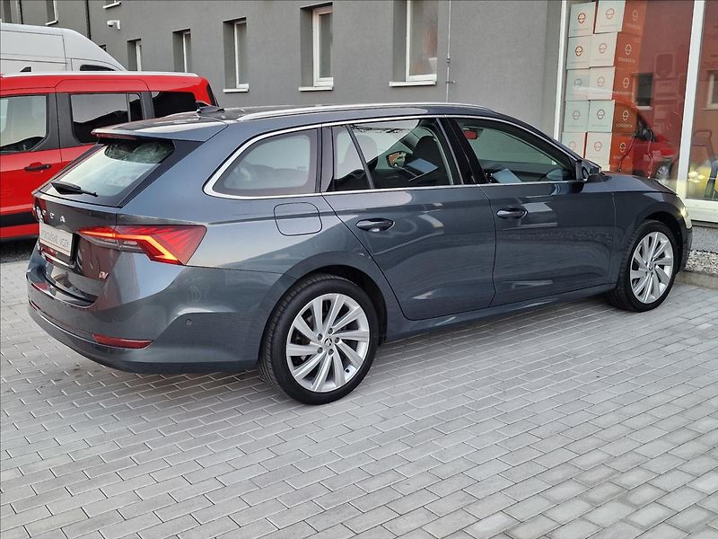 Škoda Octavia 1.4 TSI iV 150kW DSG Style,ČR - fotka 11 z 48
