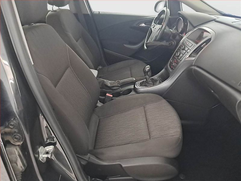 Opel Astra (2016) 1.6 CDTI, Tažné, v provozu - fotka 9 z 17