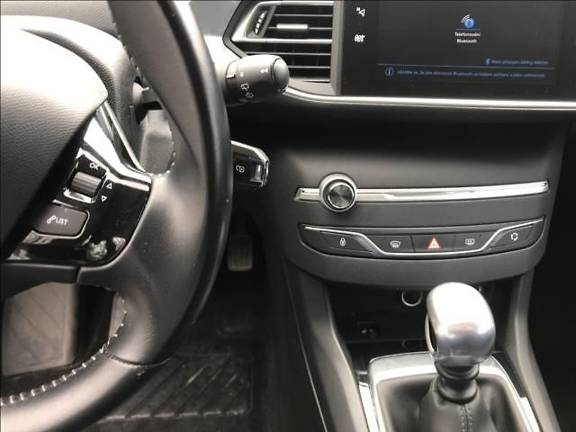 Peugeot 308 1.2 i 81 kW 95 000 km ČR 1.m - fotka 8 z 15