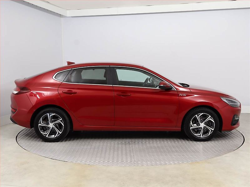 Hyundai i30 (2020) 1.0 T-GDI, Automat, Serv.kniha - fotka 6 z 18