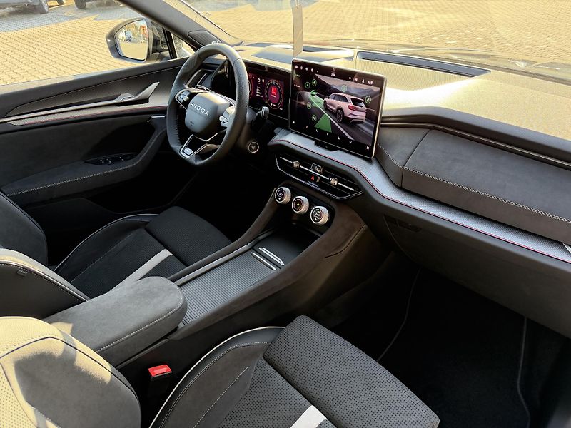 Škoda Kodiaq (2026) 2.0TDI 110kW SPORTLINE HUD R19 - fotka 34 z 44