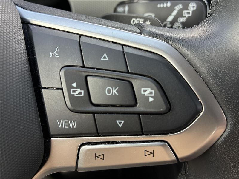 Volkswagen Touran 2,0 TDI ,7 MÍST,TAŽNÉ,KAMERA - fotka 22 z 35
