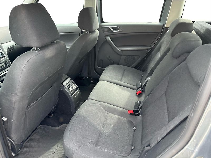 Škoda Yeti 2,0 TDI AMBITION FRESH 4x4 - fotka 12 z 18