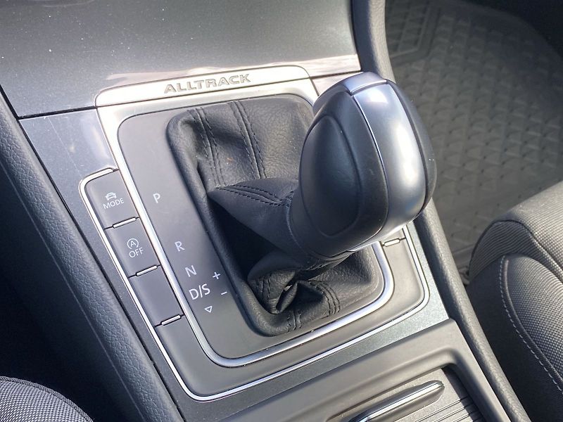 Volkswagen Golf (2020) Variant 2.0 TDI DSG 4Motion Al - fotka 19 z 31