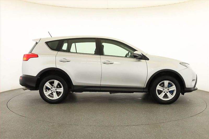 Toyota RAV4 (2014) 2.2 D-4D, 4X4, Automat - fotka 6 z 16