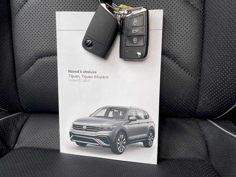 Volkswagen Tiguan Allspace (2023) R-Line 2.0 TSI 140 kW 4MOTION - fotka 34 z 35