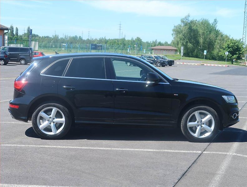 Audi Q5 (2016) S line 3.0 TDI, 4X4, Automat - fotka 6 z 15