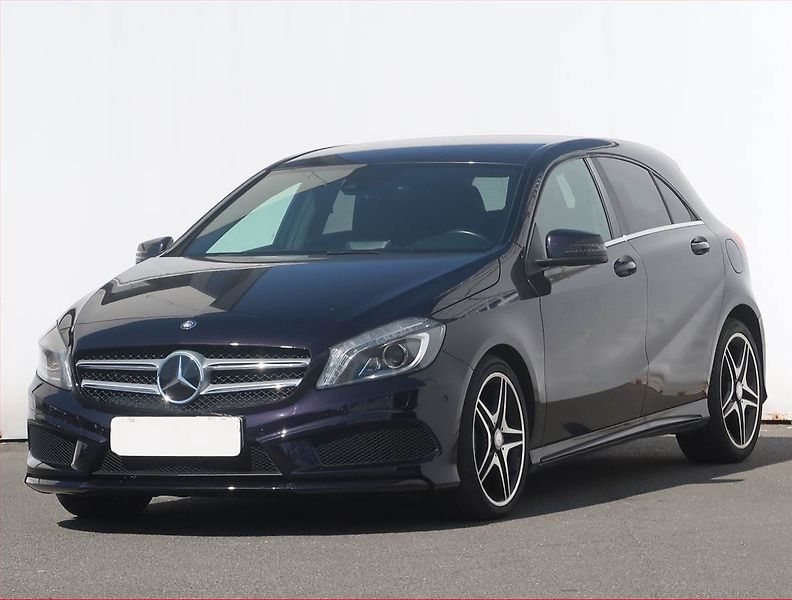 Mercedes-Benz Třídy A (2013) AMG line A 200 CDI, Automat - fotka 2 z 21