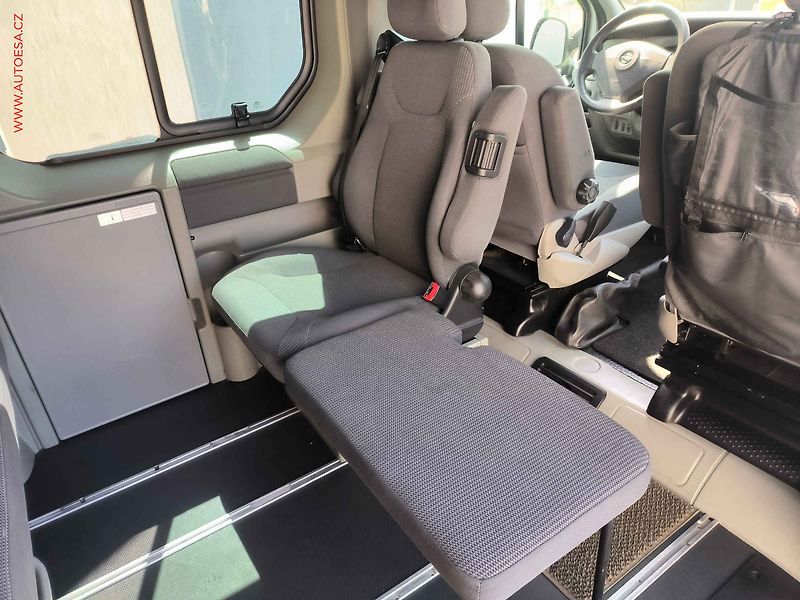 Opel Vivaro (2009) 2.5CDTi WESTFALIA, Life, TZ - fotka 13 z 24