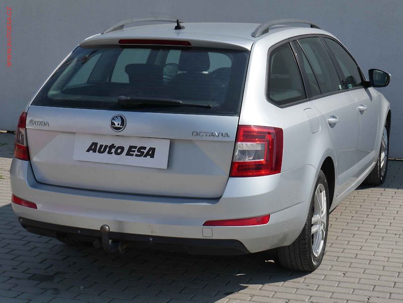 Škoda Octavia (2015) 1.6 TDI, ČR, AC, výhřev sed. - fotka 4 z 16