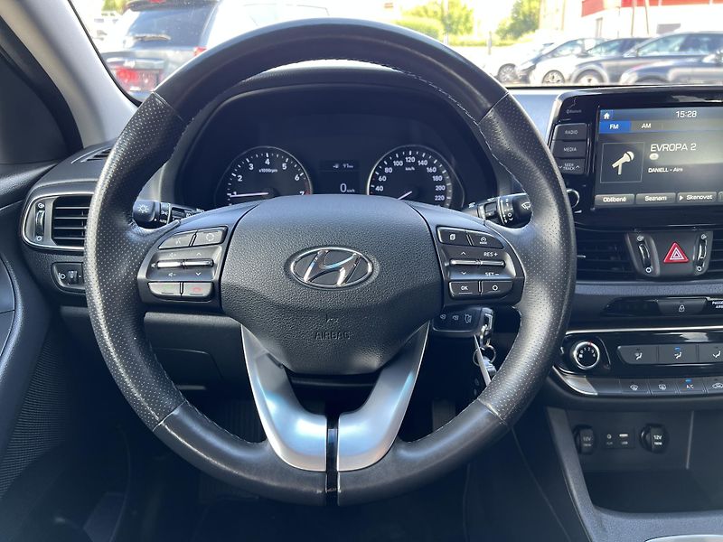 Hyundai i30 Fastback 1.0T-GDi KOUPENO V ČR - fotka 12 z 37