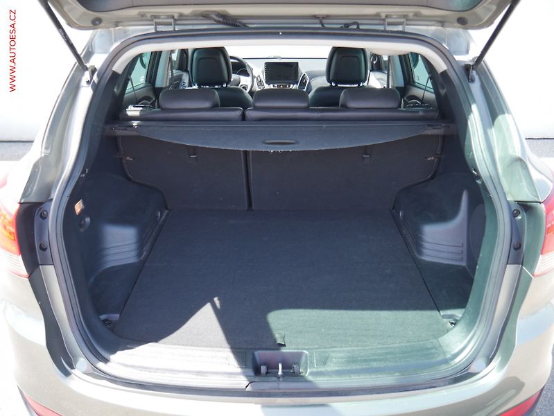 Hyundai ix35 (2010) 2.0 CVVT 4x4, ČR, AT, navi - fotka 7 z 25