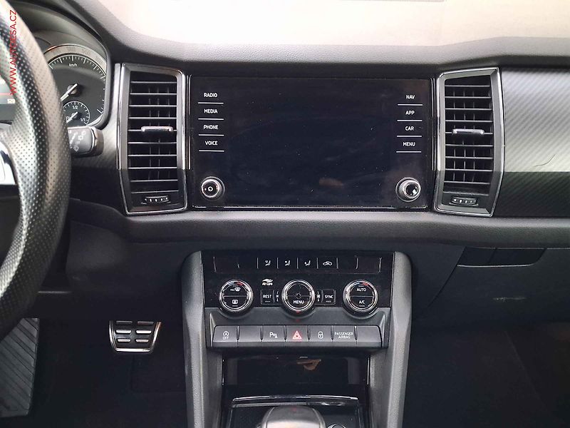 Škoda Kodiaq (2018) 1.4 TSi, SportLine, DSG, LED - fotka 12 z 19
