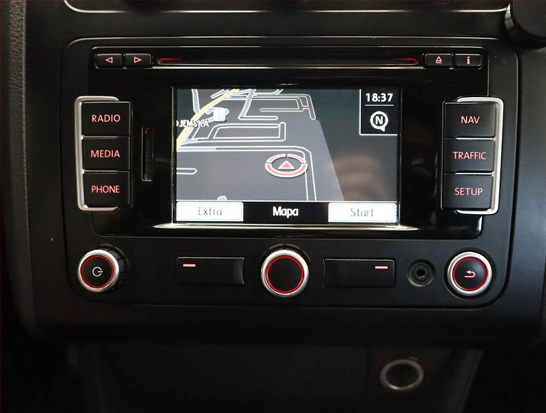 Volkswagen Touran (2013) 2.0 TDI, Navi, Tempomat - fotka 16 z 21