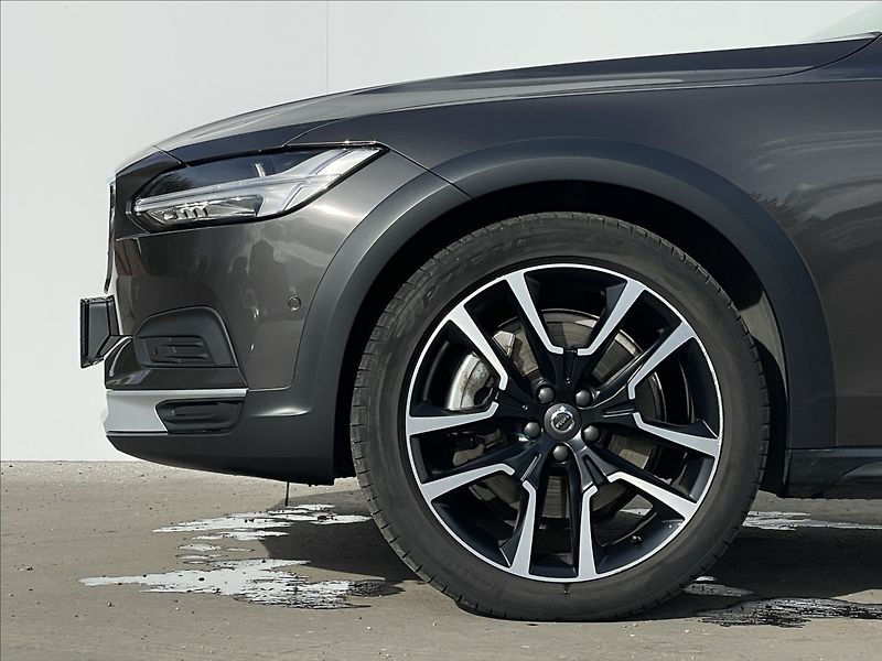 Volvo V90 2,0 B4 AWD Cross Country Plus - fotka 18 z 21