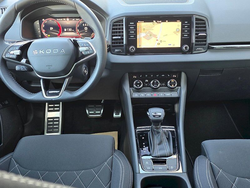 Škoda Karoq (2026) SPORTLINE 4X4 TDI 2.0/110KW A7 - fotka 10 z 35