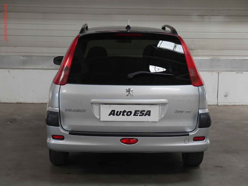 Peugeot 206 (2004) 1.4i, AC, el. výbava - fotka 5 z 17