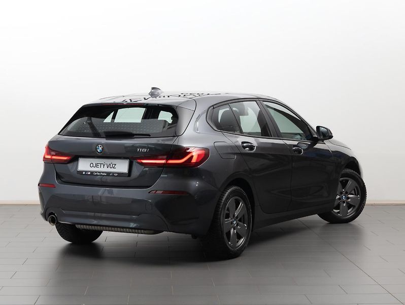 BMW Řada 1 118i - fotka 4 z 21