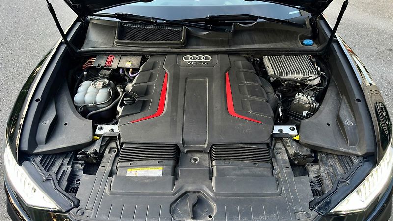 Audi SQ8 4,0 TDI  ČR - fotka 14 z 25