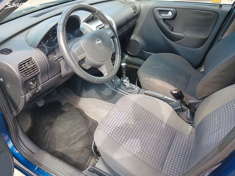 Opel Corsa 1.2 - fotka 9 z 23