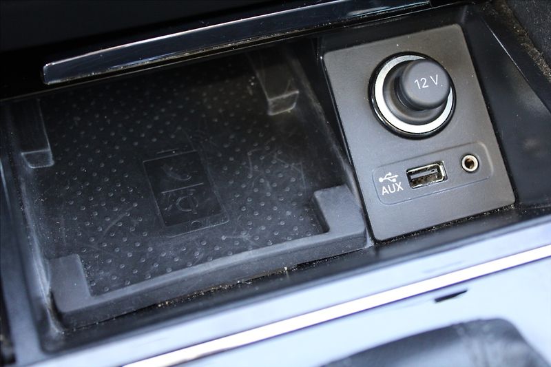 Škoda Superb 2,0 TDI  1.MAJ,A/T,4x4,STYLE - fotka 24 z 47