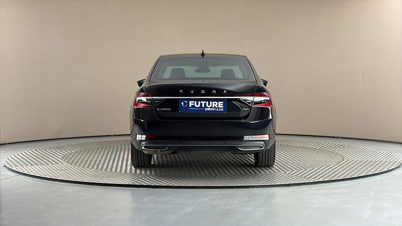 Škoda Superb 2.0 TDI DSG 4x4 L&K - fotka 5 z 32