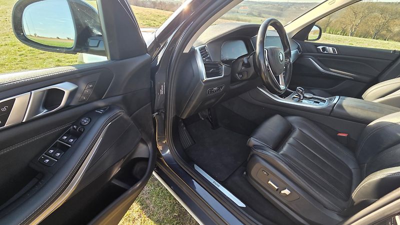 BMW X5 (2019) 3.0 /195kW - fotka 20 z 20
