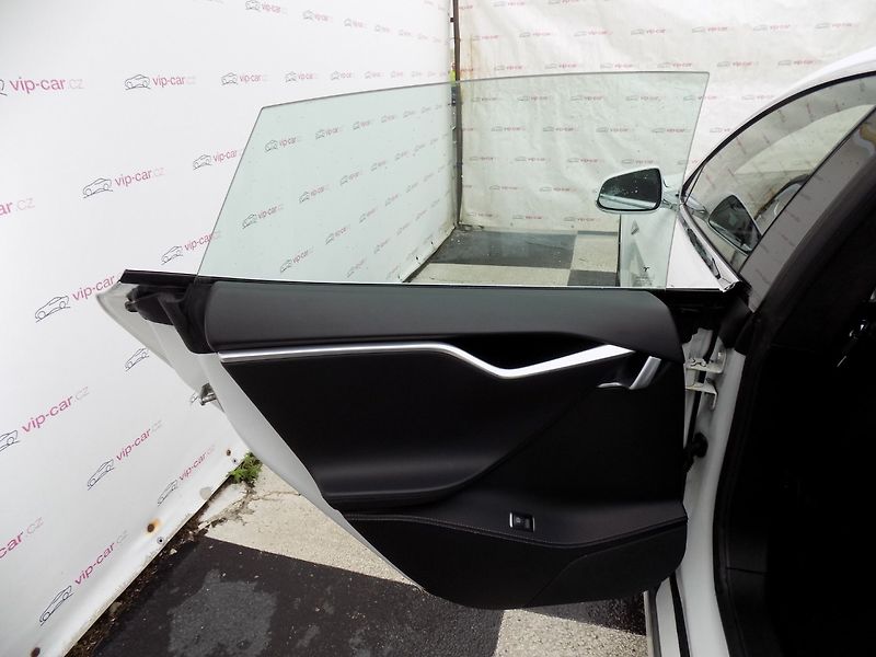 Tesla Model S (2016) P90D-780PS Nabíjení zdarma - fotka 11 z 50