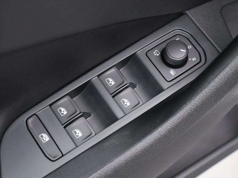 Škoda Kamiq 1,5 TSI 110kW DSG Scoutline CZ - fotka 16 z 38