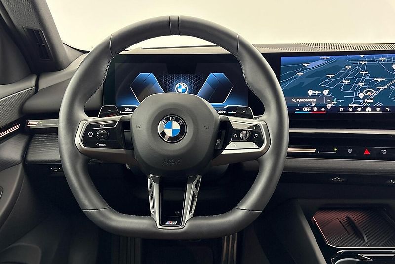 BMW Řada 5 540d xDrive Touring - fotka 8 z 12