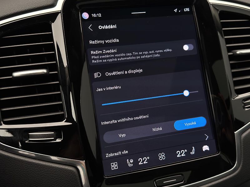 Volvo XC90 T8 AWD RECHARGE BRIGHT PLUS CZ - fotka 42 z 55