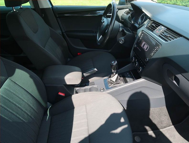 Škoda Octavia (2019) 1.5 TSI, Serv.kniha, Navi - fotka 9 z 17