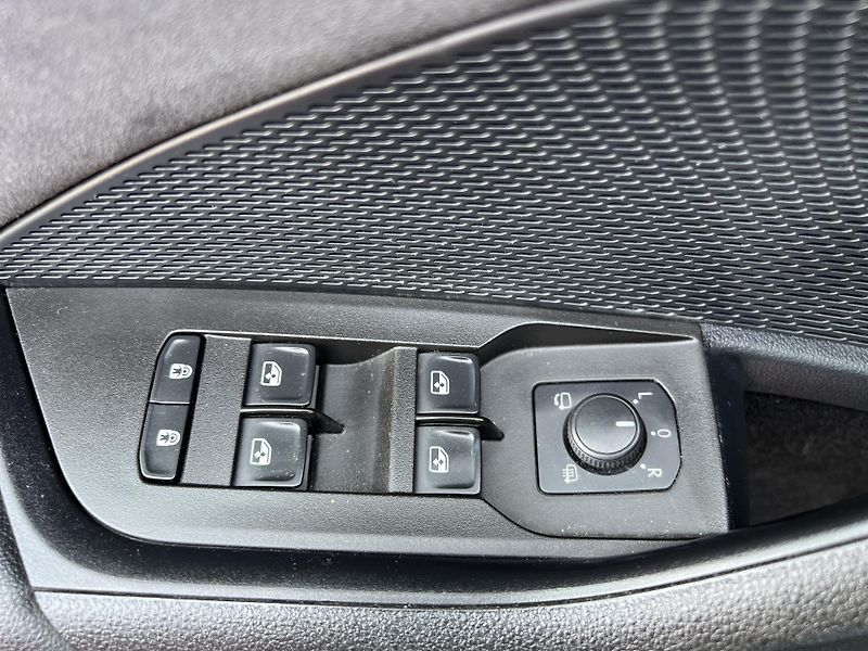 Škoda Octavia RS 2.0TDi 147kw 4x4 DSG LED - fotka 12 z 53