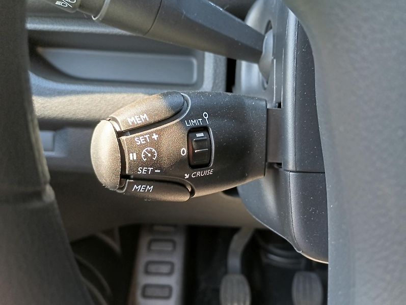 Peugeot Expert (2024)  Furgon L3 2.0 BHDi 145 MAN6 - fotka 17 z 21