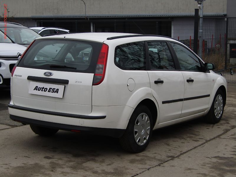 Ford Focus (2006) 1.6 TDCi, ČR, AC, temp - fotka 4 z 16