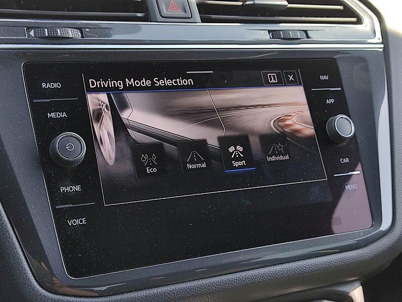 Volkswagen Tiguan Allspace (2021) 1,5 Tsi 110 Kw DSG R-Line - fotka 18 z 38
