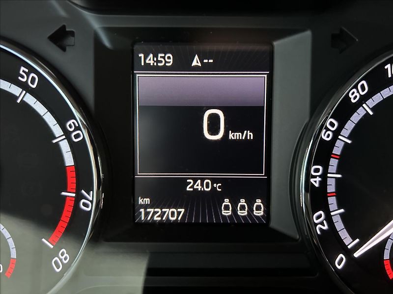 Škoda Octavia 2,0   TSI,RS,CHALLENGE,1.MAJIT - fotka 14 z 32