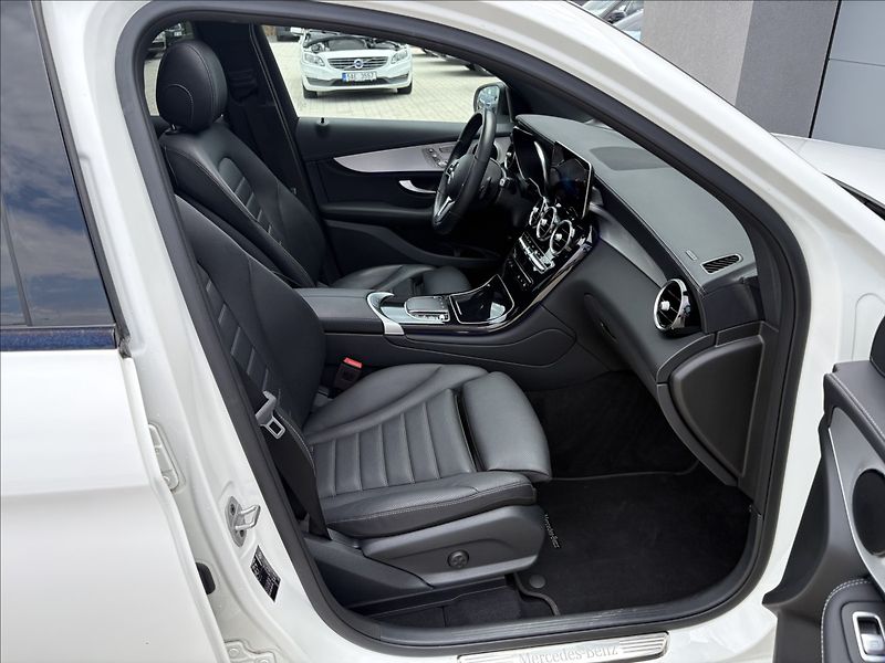 Mercedes-Benz GLC 200 145 KW 4MATIC CZ 1 DPH - fotka 26 z 37