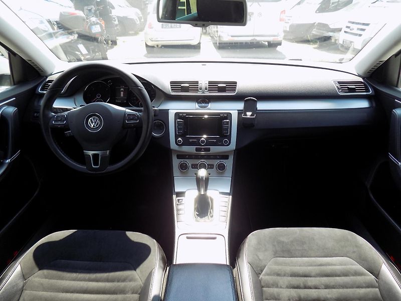 Volkswagen Passat 2,0 TDI 130 KW ALCANT. VÝHŘEV - fotka 28 z 61