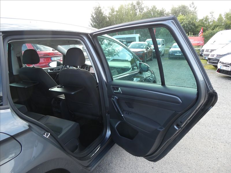 Volkswagen Golf Sportsvan 1,5 TSi 110kW DSG,závěs,naviga - fotka 26 z 43